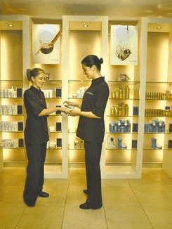 Ella Bache - Queen Street - Gold Coast Attractions 1