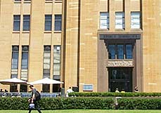 Museum Of Contemporary Art - Gold Coast Attractions 1