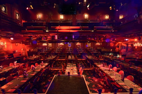 Draculas Cabaret Restaurant - Gold Coast Attractions 1