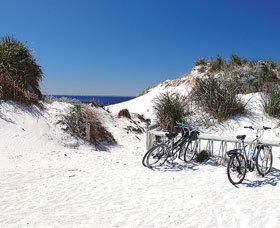 Little Parakeet Bay - Gold Coast Attractions 0