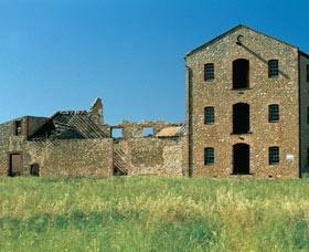Clinchs Mill - Gold Coast Attractions 0