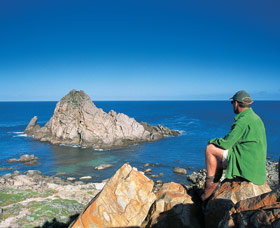 Sugarloaf Rock - Gold Coast Attractions 0