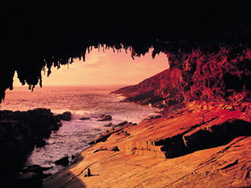 Admirals Arch - Gold Coast Attractions 0
