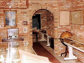 Bligh Museum Of Pacific Exploration - Gold Coast Attractions 0