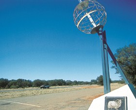 Tropic Of Capricorn Marker - Gold Coast Attractions 0