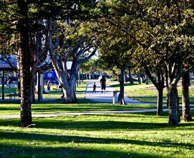 Paradise Point Parklands - Gold Coast Attractions 0