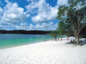 Lake McKenzie - Gold Coast Attractions 0