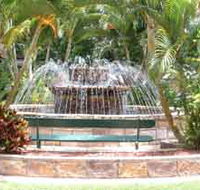 Bauer and Wiles Memorial Fountain - Gold Coast Attractions