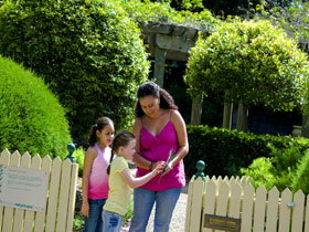 Redlands IndigiScapes Centre - Gold Coast Attractions 0