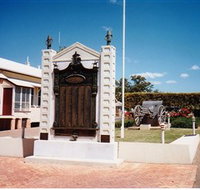 Gayndah War Memorial - Gold Coast Attractions