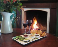 Ambermere Inn - EST 1845