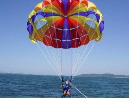 Port Stephens Parasailing - Gold Coast Attractions 2