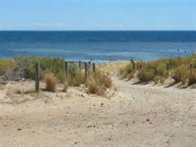 Normanville Beach - Gold Coast Attractions 0