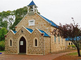 Christ Church Yankalilla - Gold Coast Attractions 0