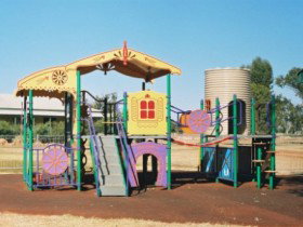 Charleville - Graham Andrews Parklands - Gold Coast Attractions 4