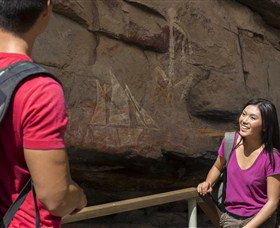 Nanguluwur Rock Art Site And Walk - Gold Coast Attractions 2
