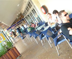 Beachfront Hotel - Gold Coast Attractions 3