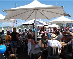 Live Entertainment At Magnetic Island - Gold Coast Attractions 2