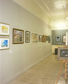 Outback Arts Gallery - Gold Coast Attractions 0