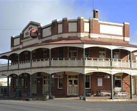 Royal Hotel Weethalle - Gold Coast Attractions 0