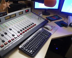 Peak Hill FM Community Radio Station - Gold Coast Attractions 0