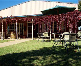 Red Earth Estate Vineyard - Gold Coast Attractions 1