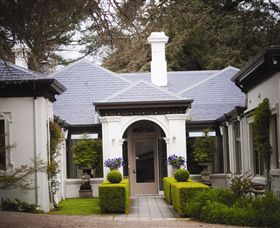 Duneira, Mt Macedon - Gold Coast Attractions 0