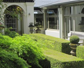 Duneira, Mt Macedon - Gold Coast Attractions 6