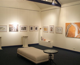 Jayes Gallery And Cafe - Gold Coast Attractions 3