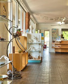 GIGS - Gateway Island Gallery And Studios - Gold Coast Attractions 0