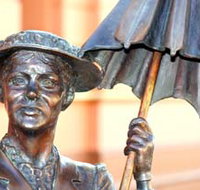 Mary Poppins Statue - Gold Coast Attractions