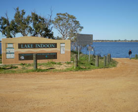 Lake Indoon - Gold Coast Attractions 1