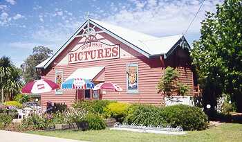 Huskisson Pictures - Gold Coast Attractions 1