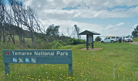 Fishermans Bay Foreshore - Gold Coast Attractions 0