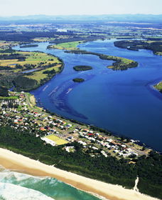 Manning Point Beach - Gold Coast Attractions 0