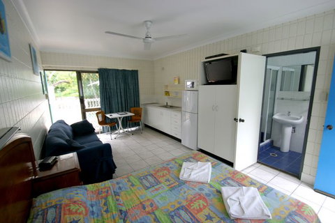 Tropical Palms Inn - Gold Coast Attractions 0