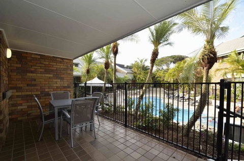 Glen Eden Beach Resort - Gold Coast Attractions 1