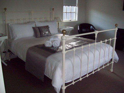 Calgary Accommodation & Killara Accommodation - Gold Coast Attractions 1