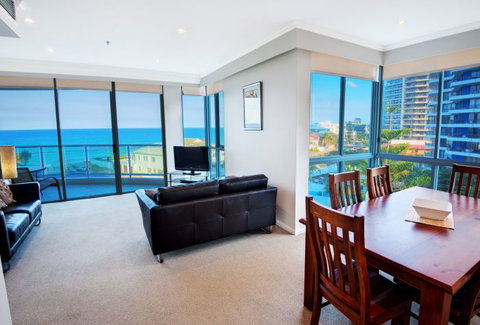 Pacific Views Resort - Gold Coast Attractions 10