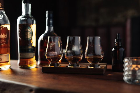 Adelaide Bar Boys Whiskey Tour - Gold Coast Attractions 0