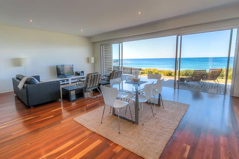 10-Day Surf Adventure From Brisbane To Sydney Including Coffs Harbour, Byron Bay And Gold Coast - Gold Coast Attractions 1