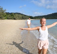 1-Night Whitsundays Tour by Catamaran with Paradise Cove Resort from Airlie Beach - Gold Coast Attractions