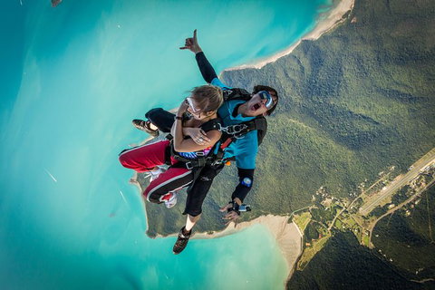 Airlie Beach Tandem Skydive - Gold Coast Attractions 6