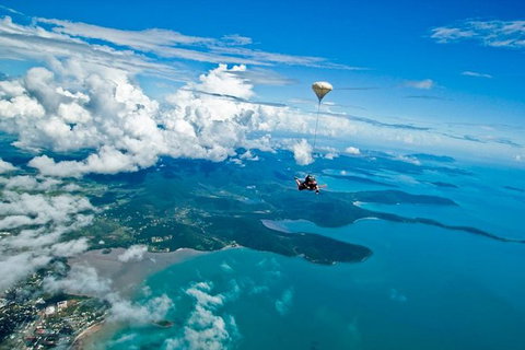 Airlie Beach Tandem Skydive - Gold Coast Attractions 5
