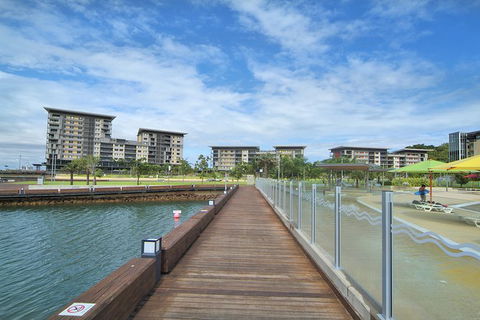 Darwin Shore Excursion: Hop-on Hop-off Bus Tour - Gold Coast Attractions 13
