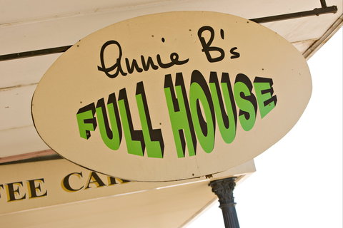Annie B's Full House - Gold Coast Attractions 1