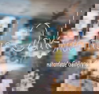 Under The Oak Handmade Gallery and Gifts - Gold Coast Attractions