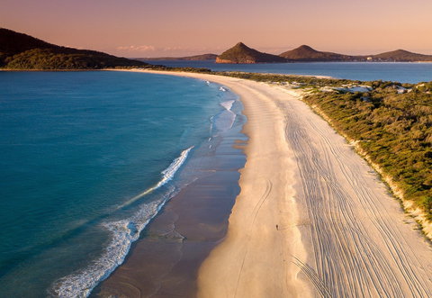 Bennetts Beach - Gold Coast Attractions 0