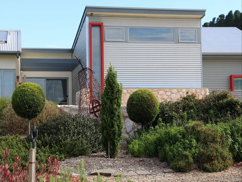 John Lacey's Studio And Green Tank Gallery - Gold Coast Attractions 0