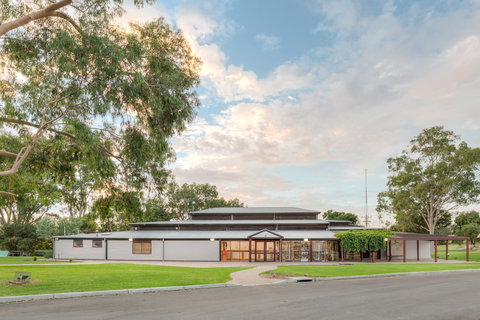 Swan Hill Regional Art Gallery - Gold Coast Attractions 0